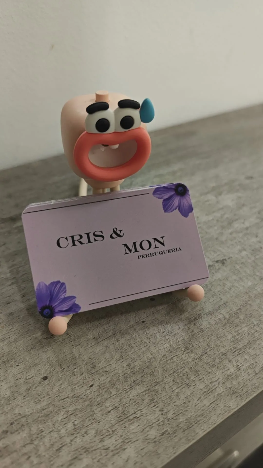 Tarjeta de visita lila de Cris & Mon